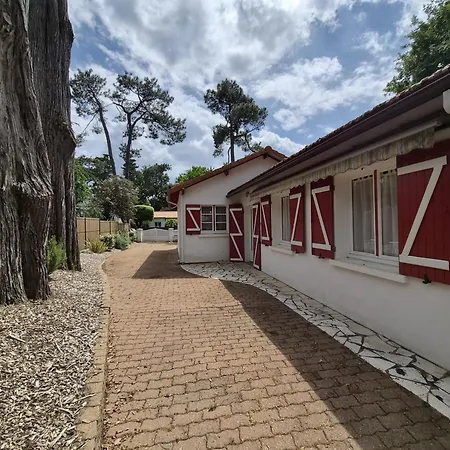 Holiday home Maison Traditionnelle A Brevin, 850m Plage, Lumineux Sejour, Jardin, 4 Ch., Garage, Animaux Ok - Fr-1-364-66 Saint-Brevin-les-Pins