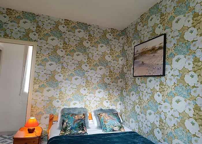 Maison Traditionnelle A Brevin, 850m Plage, Lumineux Sejour, Jardin, 4 Ch., Garage, Animaux Ok - Fr-1-364-66